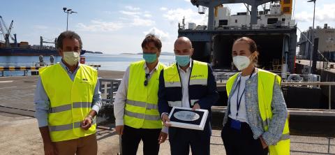 (from left to right): the advisor of Innovation, Industry, Transport and Commerce, Francisco Martín; APS President Jaime González; CLdN's representative in Cantabria, Pablo Pellón and