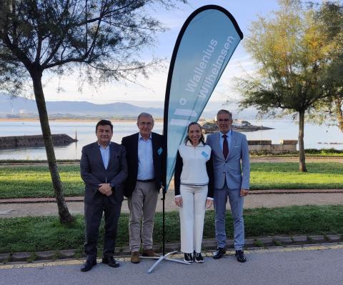 De izq. a dcha: Santiago Díaz, director de la APS; Raoul Vega, Senior Manager WW – Spain, Portugal; Mari Carmen Barrios, vicepresident Ports, Terminal Operations & Stevedoring EMEA y César Díaz, presidente de la APS al inicio de la jornada.