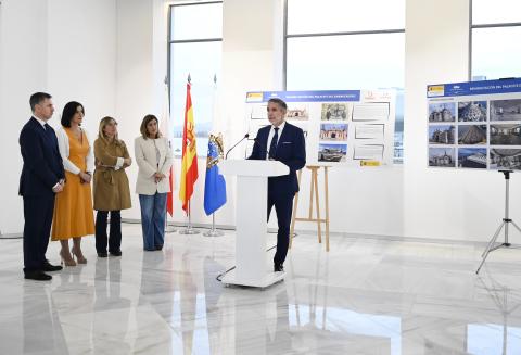 El presidente de la APS, César Díaz, durante su intervención en la visita al Palacete