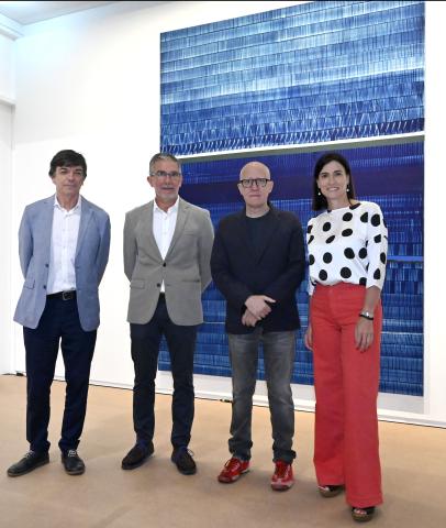 De izq. a dcha: Carlos Andradas, rector de la UIMP; Díaz, Uslé y Gema Igual, alcaldesa de Santander durante la inauguración de la exposición.