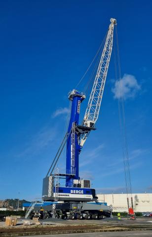 Nueva grúa Liebherr de Bergé en el puerto de Santander