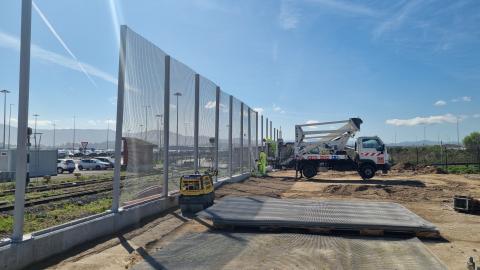 Avanzan las obras del nuevo cerramiento de seguridad entre el control de Raos y el acceso ferroviario al puerto