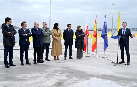 De izq. a dcha: Arana, Movellán, Arasti, Media, Igual, Casares, Sainz de Buruaga y César Díaz durante la inauguración de la infraestructura