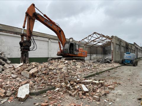 Derribo de naves en polígono de Wissocq