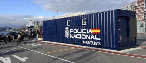 Comienzan a operar los primeros equipos para dotar de control automatizado a los puestos fronterizos del puerto de Santander