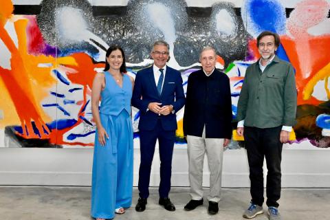 De izq. a dcha: la alcaldesa de Santander, Gema Igual; el presidente de la Autoridad Portuaria de Santander, César Díaz; el artista Juan Navarro Baldeweg y el comisario de la exposición, Ignacio Moreno Rodríguez durante la presentación de la exposición.